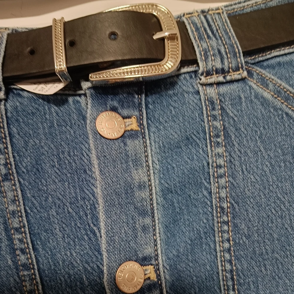 M(26)☘️Reitmans Denim Blue Midi Skirt with Button Detail - Picture 6 of 9
